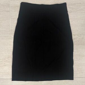BCBG MaxAriza Black Cotton Stretch Pencil Skirt size small